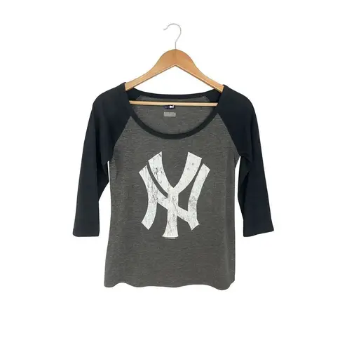 MLB New York Yankees Raglan Shirt Size M Gray Blue 3/4 Sleeve Baseball Tee Size M