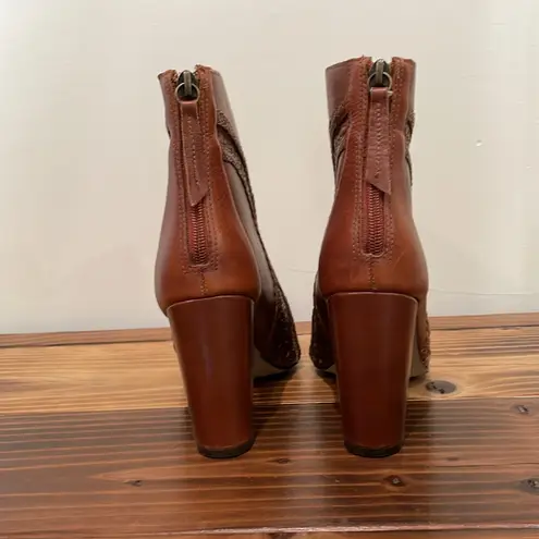 Matisse Tan Braided Cutout Leather Ankle Boot Heel Size 6.5