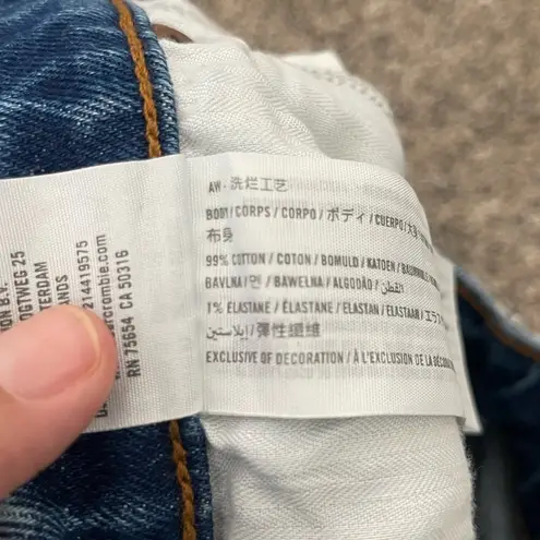 Abercrombie & Fitch Women’s  High Rise 9" Denim Shorts Size 27/4 - Image 3