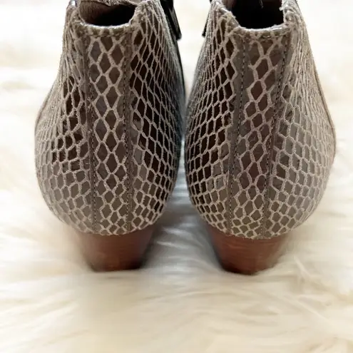 Vionic Upright Bromley Bootie