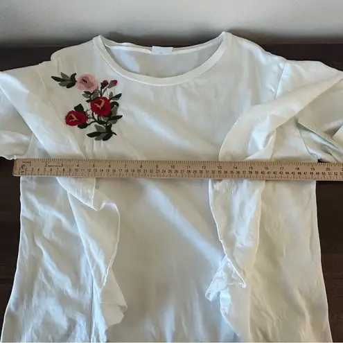 Abound White Rose Embroidered Blouse Size Medium NWT