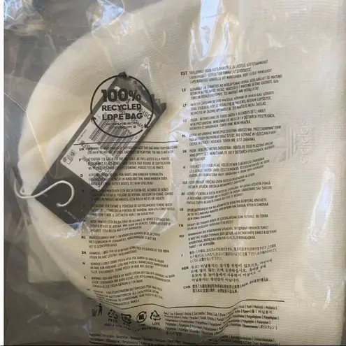 Ivy Park ⭕️adidas x White monochromatic Beanie