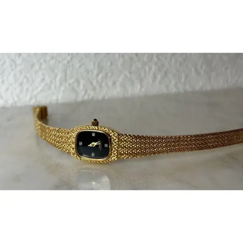 Vintage Xavier Ladies Gold Tone Studded Weave Watch Quartz Diamond Markers