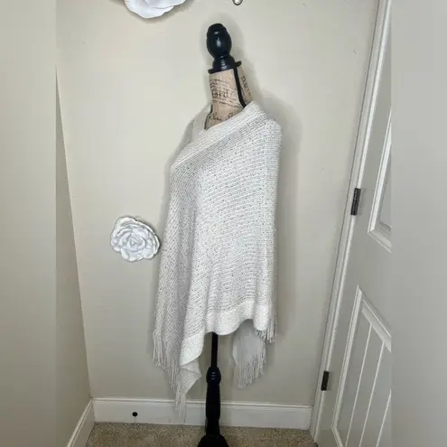 NTM: Cejon Cream Metallic Gold Knit Poncho NWT Fringe Pullover OSFM Size undefined