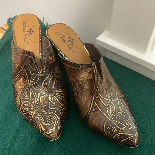 Patricia Nash Mules/clogs Ruffina Bronze Florals