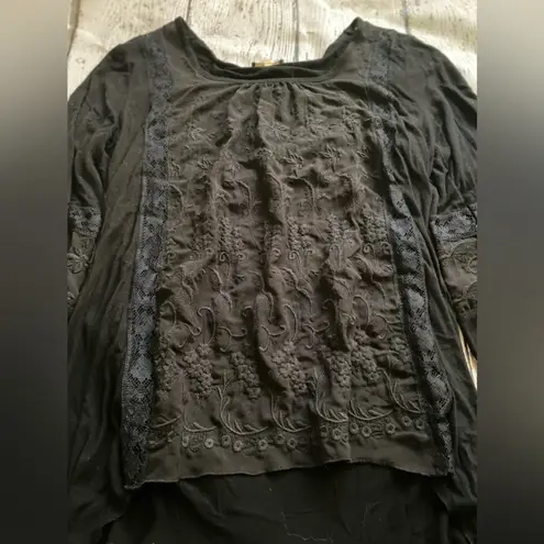 cupio ‼️5/$10 SALE  Boho Size Small Black Blouse