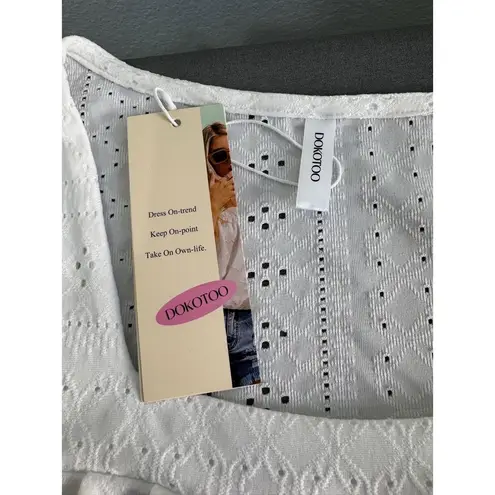 Dokotoo White Eyelet Puff Sleeve Top Size L NWT, first image AI generated Size L