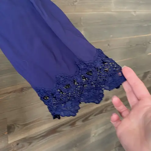 Monoreno EUC navy Boho style lace blouse