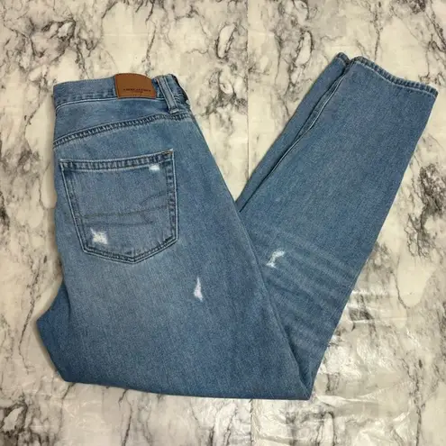 American Eagle  Mom Jeans Blue Denim Distressed Ripped knees size 4 high rise