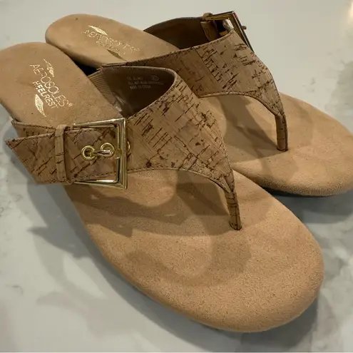 Aerosoles NWOT Heel Rest Work Flow Wedge Slip On Sandal Women’s 9 Beige Buckle