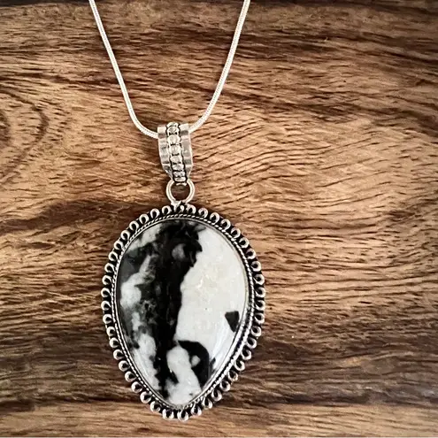 925 Sterling Silver White buffalo Turquoise Necklace Womens Gemstone Jewelry Black