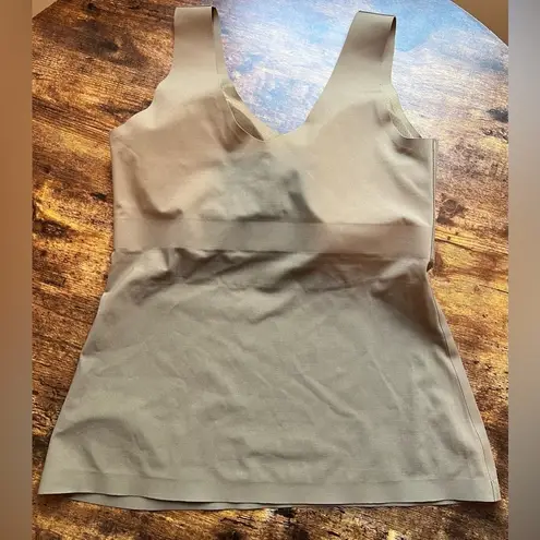 knix by knixwear | LuxeLift Evolution tank. Size: M. Green Size M