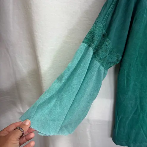 Gimmicks by BKE Gimmicks by BKE Green Sheer Sleeve Super Cute Blouse