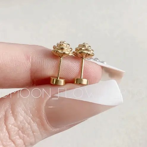 18k Gold Rose Stud Earrings with Flat Back – Hypoallergenic Stainless Steel