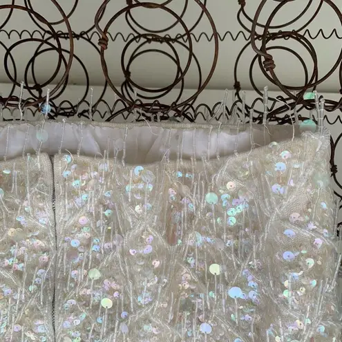 Vintage 60s Helen Fashions 100% wool beaded and sequined cream sleeveless blouse White Size M