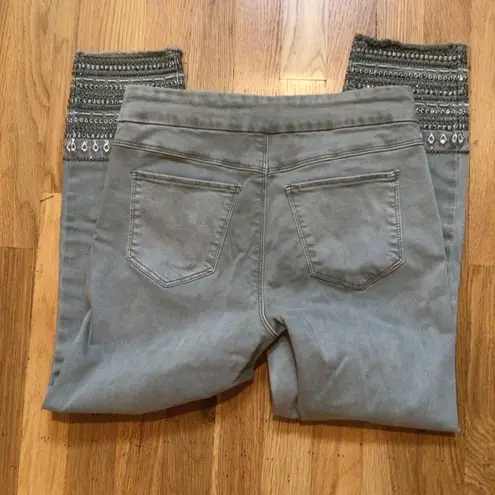 Tribal Womens Jegging Jean Pull on Ankle Embellished in Jungle Sz 4 EUC Green