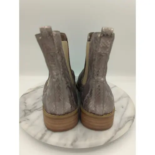 Vanessa Wu Booties Woman's 38/7.5 Silver Metallic Snake Skin Shiny Boho