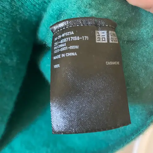 Uniqlo  Forest Green Cashmere V-Neck Pullover Sweater Size XS