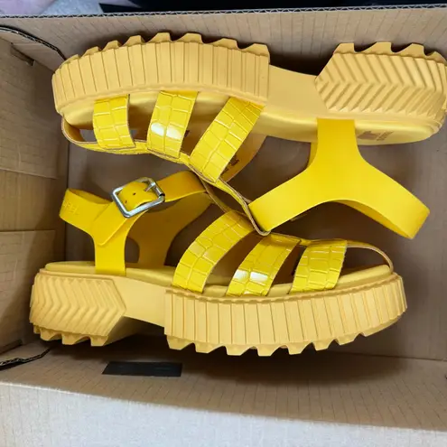 Sorel Ona Fisherman Sandals Yellow Ray Pilsner Leather Platform Size 9 NWT