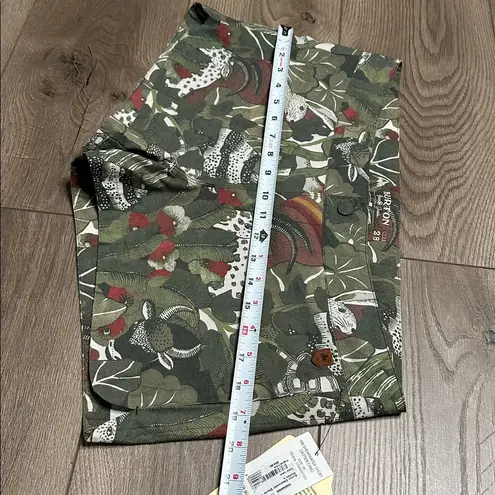 Burton 3” Shearwater Swim Board Shorts Nature Animal Print Green Size 28