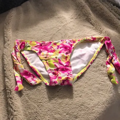 🔹4 for $30 Medium Tropical Print Bikini Pink