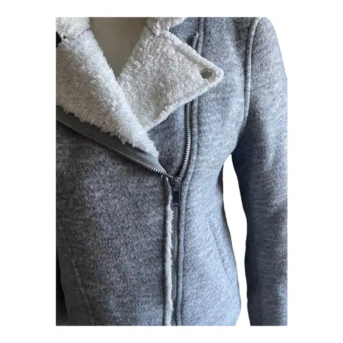 Old Navy super cute and cozy gray jacket, Sherpa Inside, two hand pockets