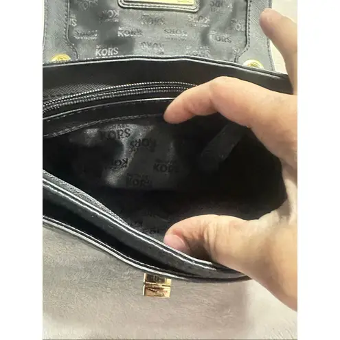 Michael Kors  Charlton Black Leather Gold Push Lock Crossbody Shoulder Bag Purse