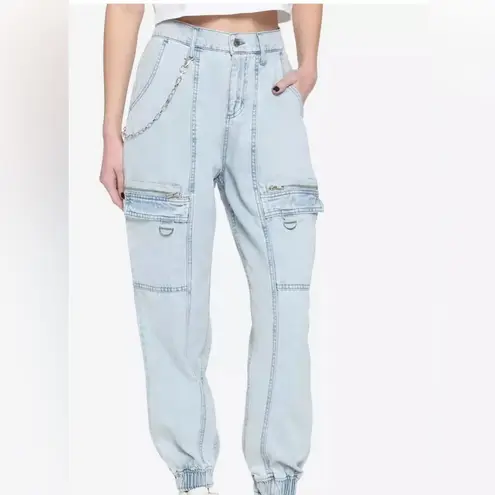 Hot Topic  washed out blue jeans