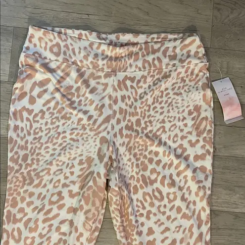 New directions Studio capri leggings pink leopard print NWT large thumbnail 3