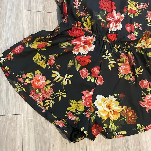 Women’s Small Floral Romper | Anthropologie Ambiance | Stylish & Fun Black