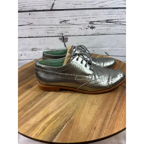 Blue Bird Women's Silver Brogue Flats Size 7