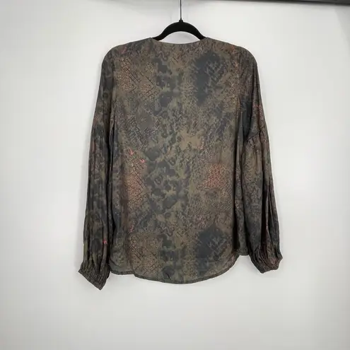 Lola And Sophia Long Sleeve Snake Print V