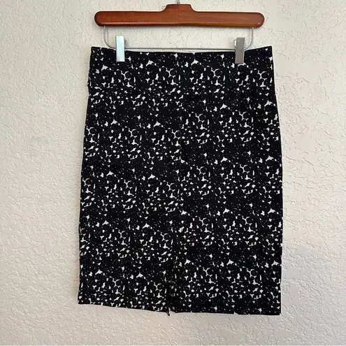 Margaret M Slimming Pencil Skirt