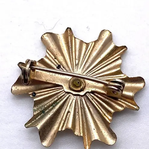 Vintage enamel starburst brooch pin Red