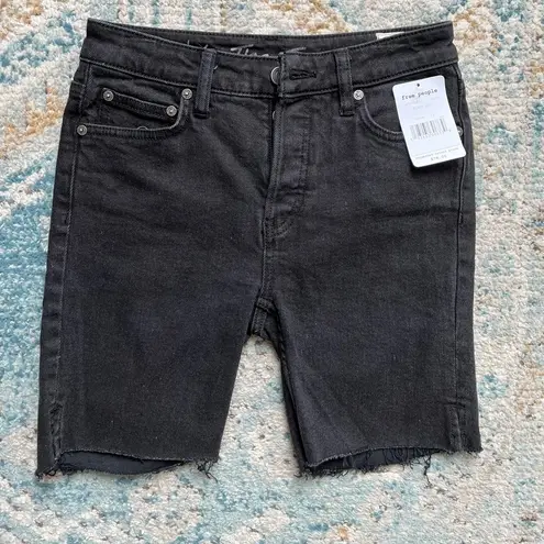 Free People [We The Free- ] NWT Avery Bermuda Jean Shorts-Size 25