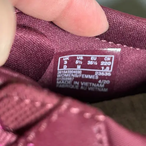 Cloudsteppers by Clarks Adella Holly Bungee Slip On Sneaker Shoes Red 5.5 NWB