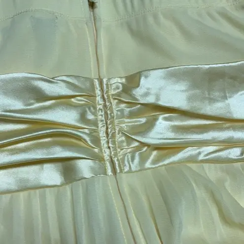 Xtraordinary XTRADIONARY, Beaded Mesh Formal strapless, Sz9, Yellow, Sequins, pleats, Hand Wash