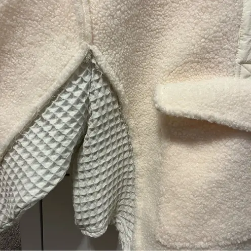 Urban Outfitters  BDG Oversized Kas Sherpa Pieced Sweatshirt