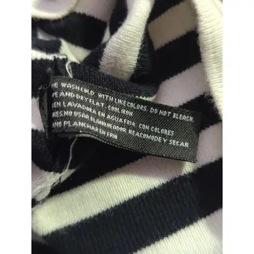 Carolyn Taylor Top Woman's Large V-Neck Cap Sleeve Black White Striped