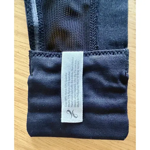 Lively Strapless Bra 38D Women Black Lace Underwire GUC No Straps Size undefined