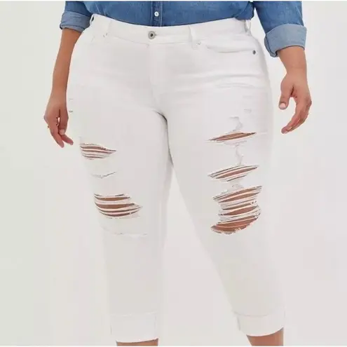 Torrid  Crop Boyfriend Straight Vintage Stretch Mid Rise Jeans Size 18 Distressed