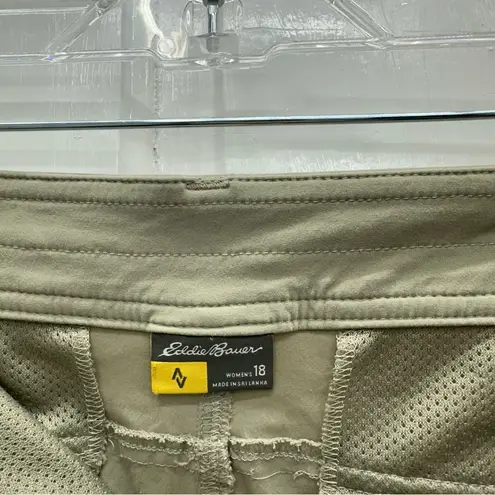 Eddie Bauer  outdoor adventure khaki hiking shorts women's 18.
