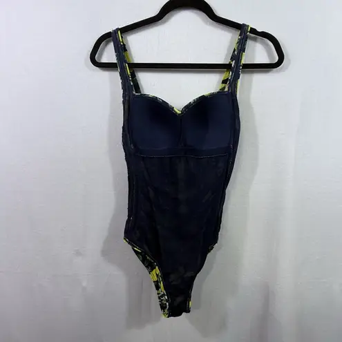 NipTuck Navy Lemon Citrus Built