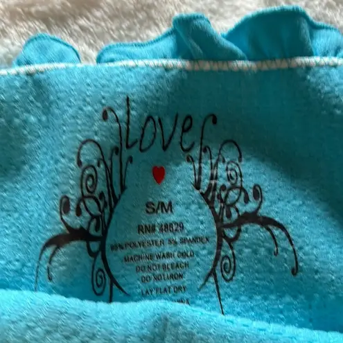 Love aqua crop top stretchy