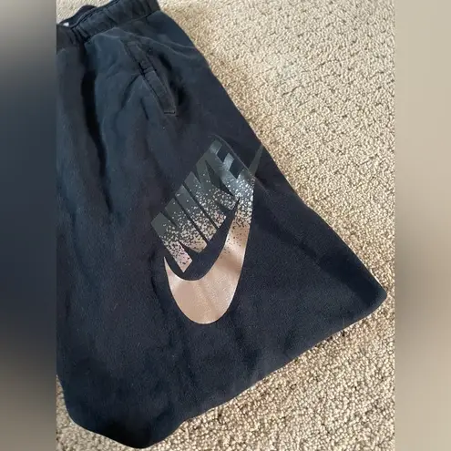 Nike  Black Joggers Bronze Swoosh Size Medium Bin 66