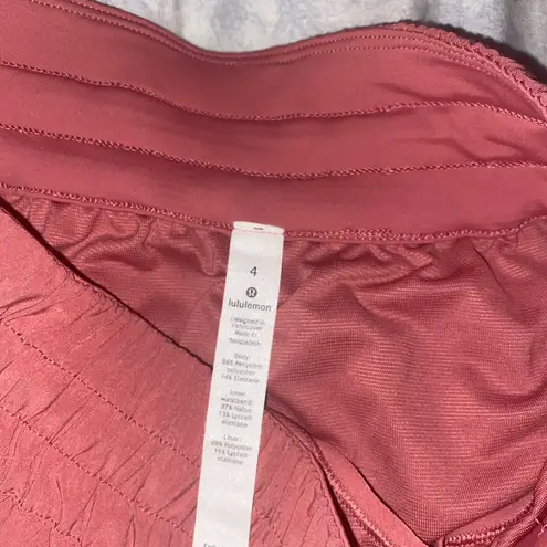 Lululemon tracker short 4”