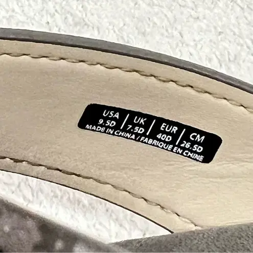 Spenco Orthotic Thong Sandals in Grey Shimmer Cheetah Print 9.5 Gray