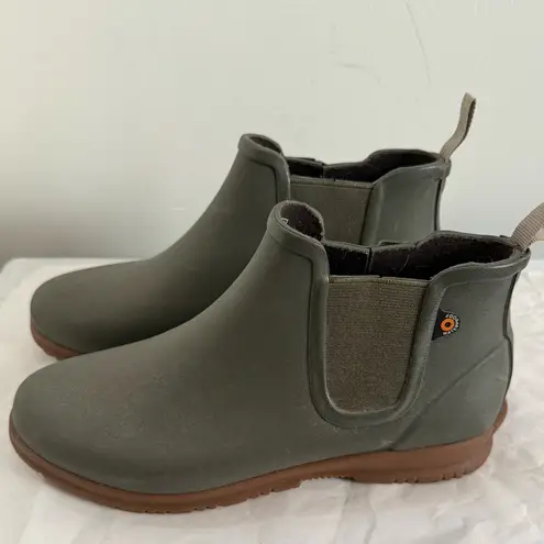 NWOB Sweetpea II Women’s Chelsea Dark Green Ankle Rain Boots Size 6