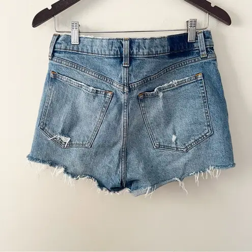 Abercrombie & Fitch  The Mom Short High Rise Jean Shorts Size 28/6 Distressed