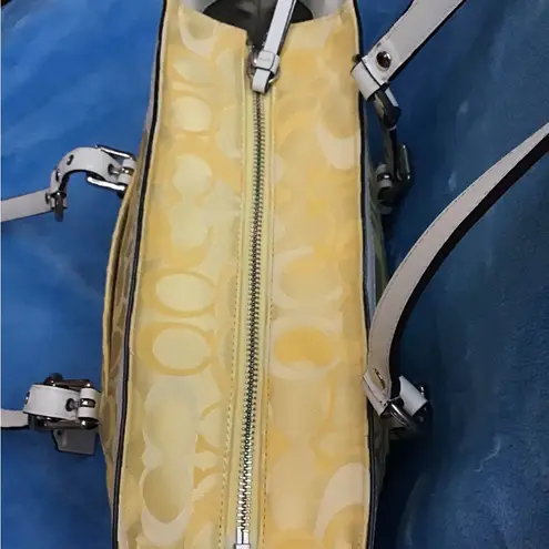 Coach  Signature Jacquard A Beautiful Yellow Shoulder Bag D1059-F15669